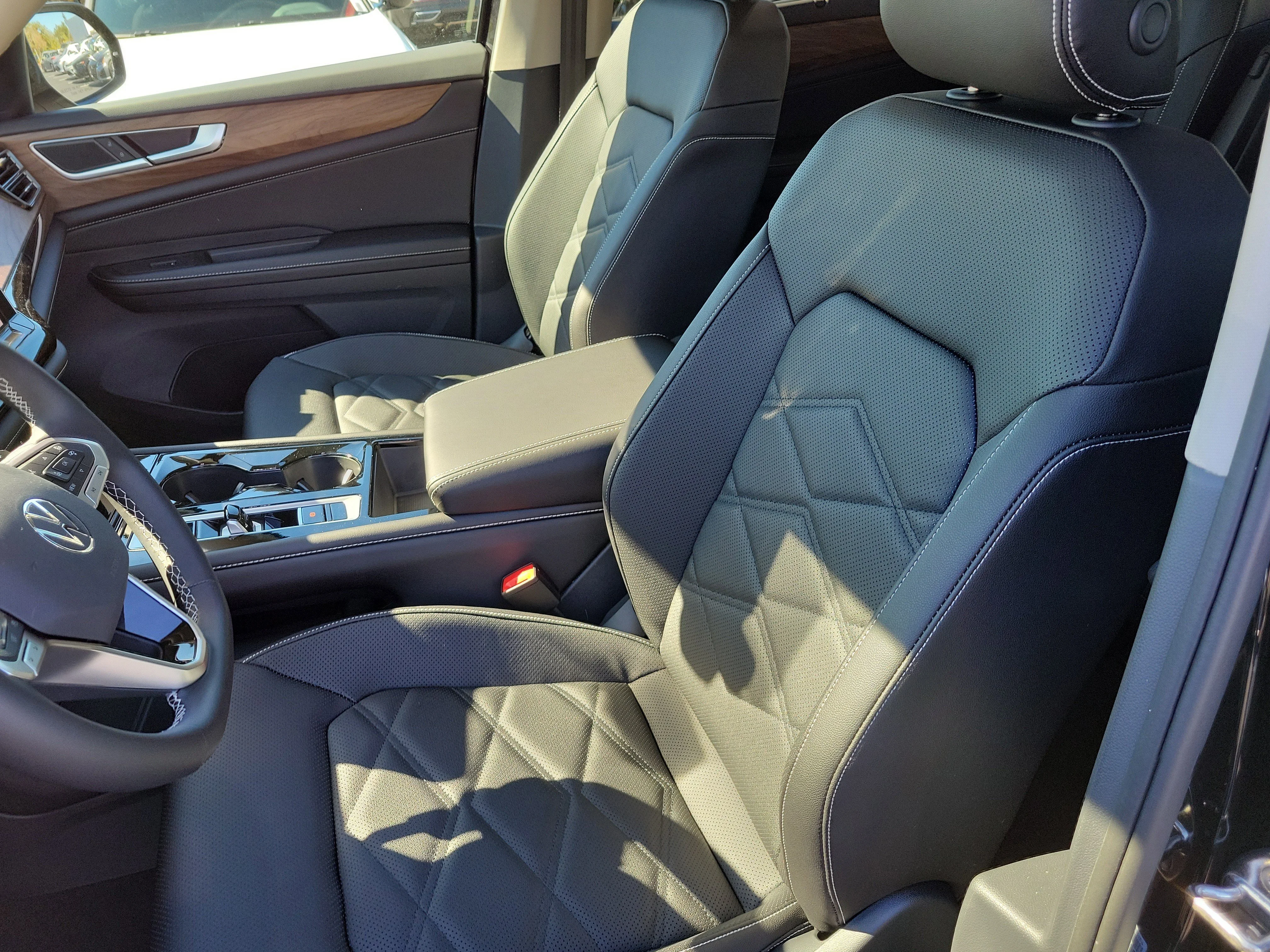 New 2026 Black Volkswagen SE w/Technology image 19