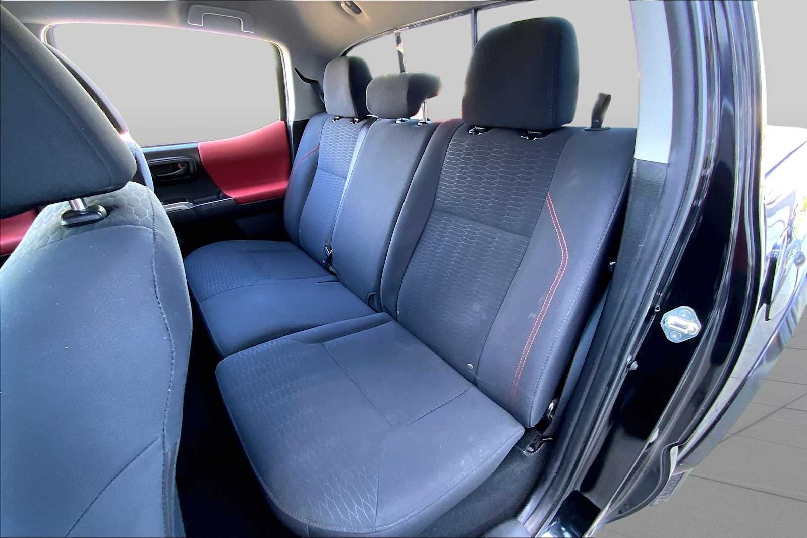 Used 2019 Midnight Black Metallic Toyota SR5 image 20