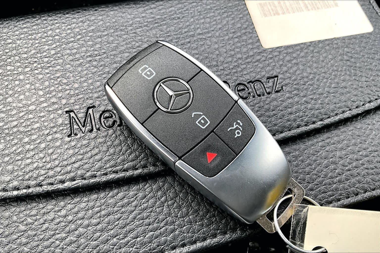 Used 2025 Night Black Mercedes-Benz GLB 250 image 15