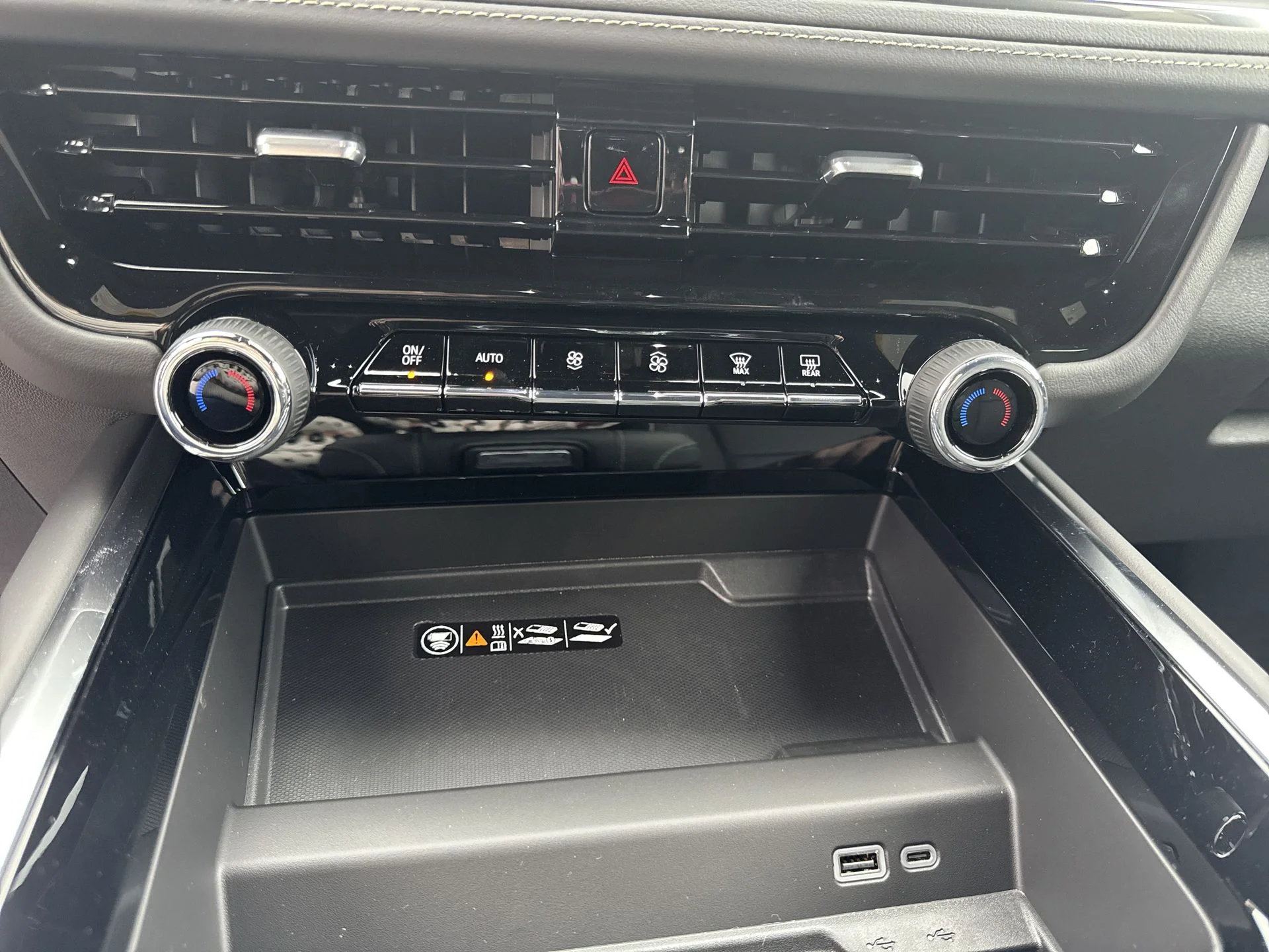 2026 Chevrolet Suburban Premier - Photo 49