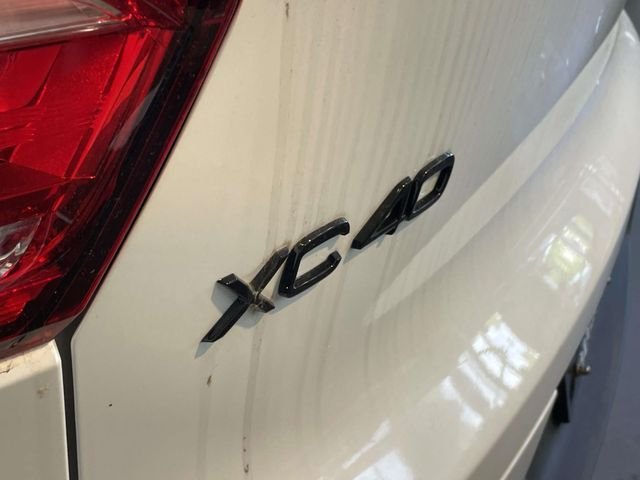 2026 Volvo XC40 Ultra Black Edition - Photo 8