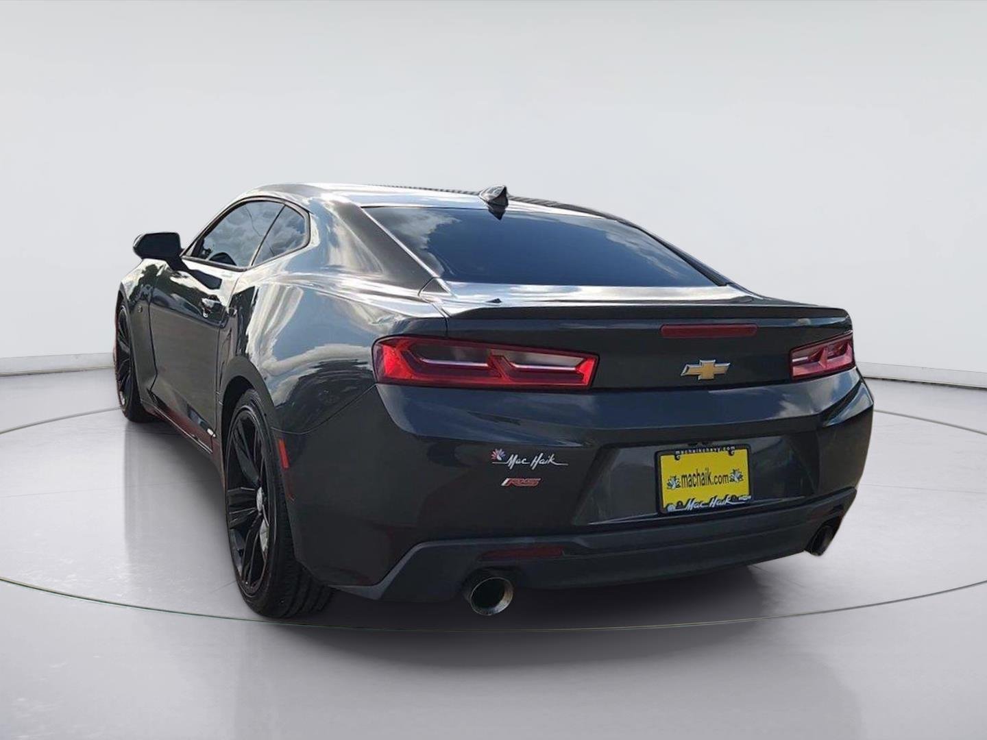 2018 Chevrolet Camaro photo 7 of 31