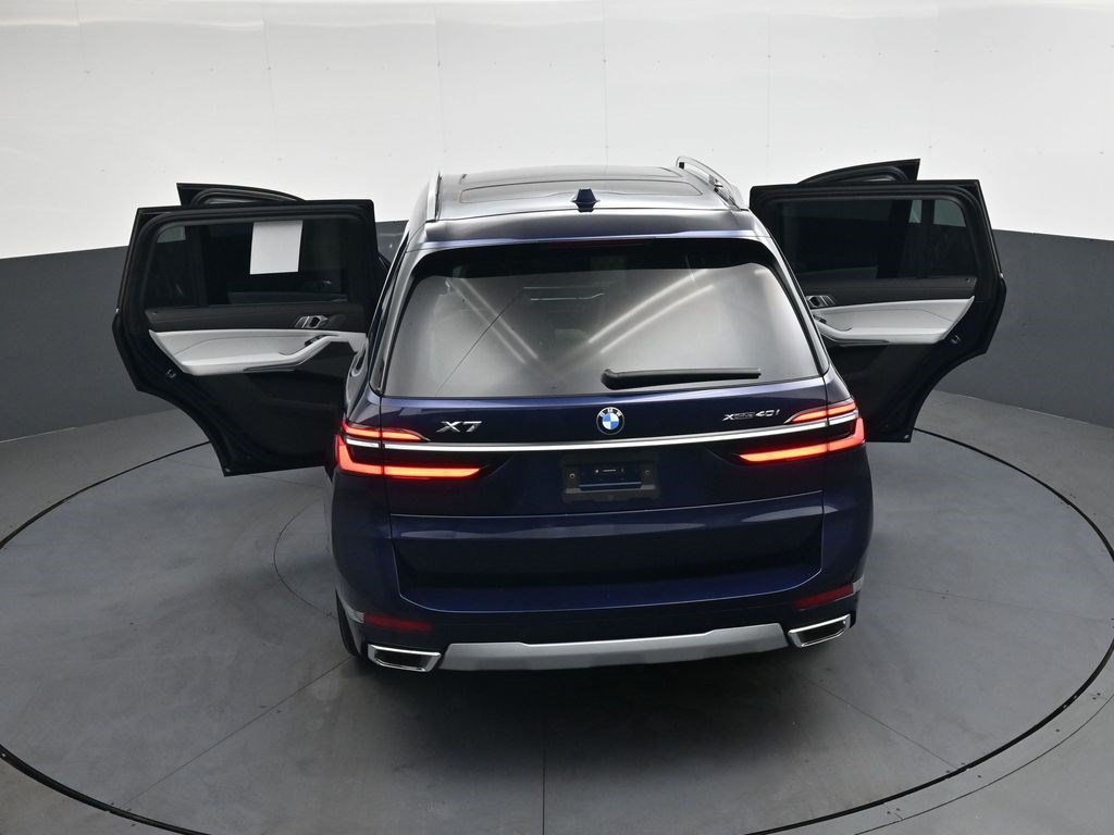 Used 2026 Tanzanite Blue II Metallic BMW xDrive40i image 29