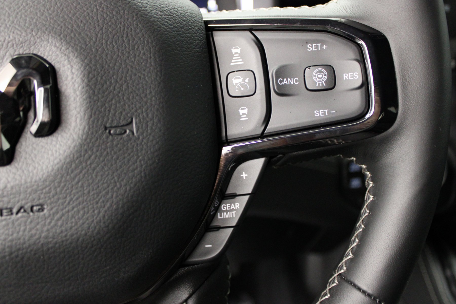 2026 RAM 1500 Limited - Photo 37