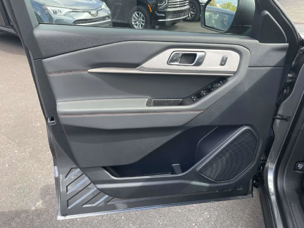 New 2027 Gray Ford Active image 15