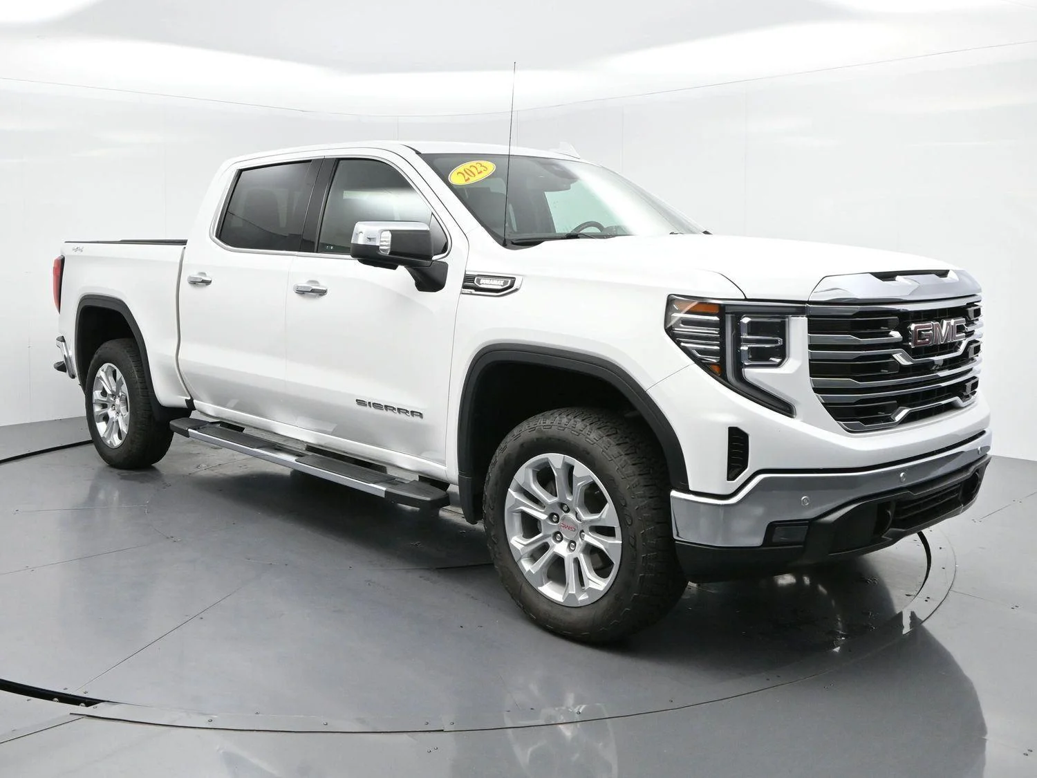 Used 2023 Summit White GMC SLT image 2