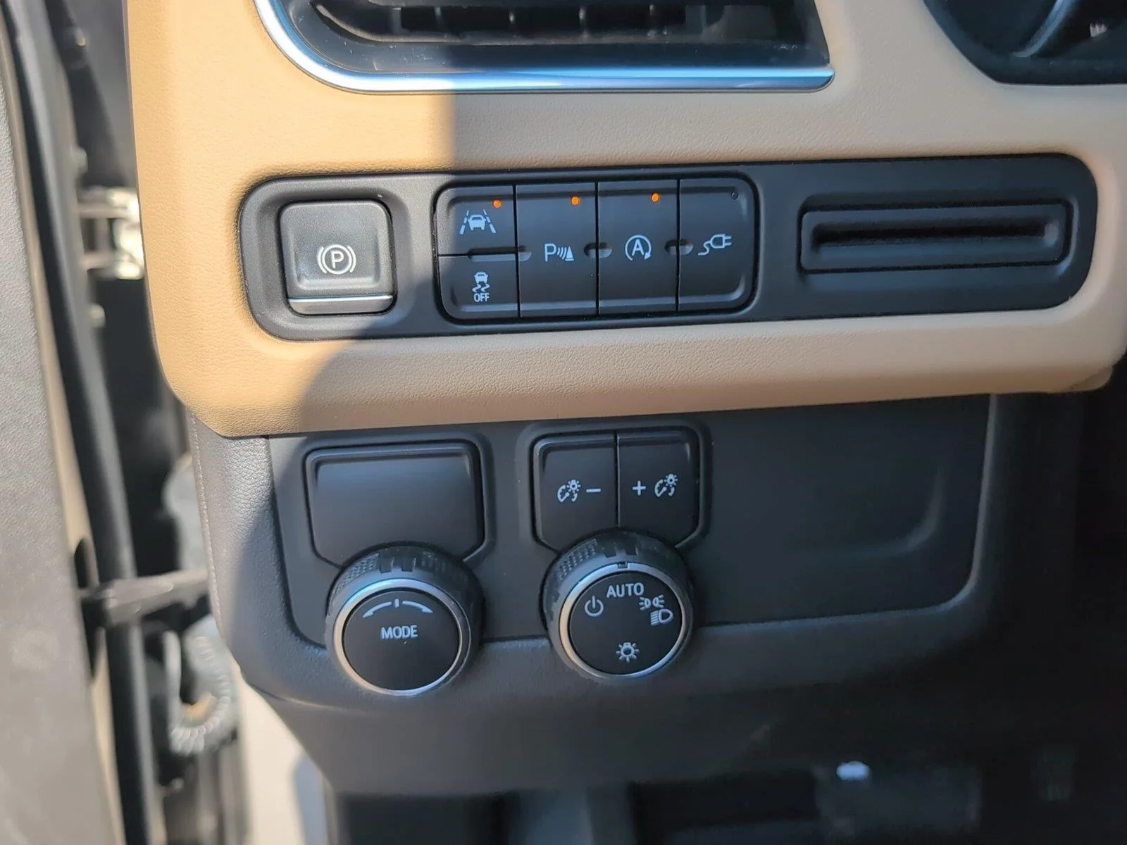 Used 2021 EMPIRE BEIGE METALLIC Chevrolet Premier image 32