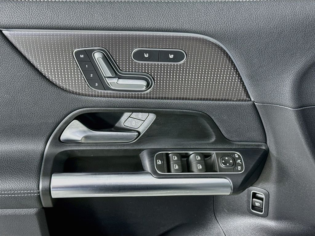 Used 2023 Silver Mercedes-Benz GLA 250 image 19