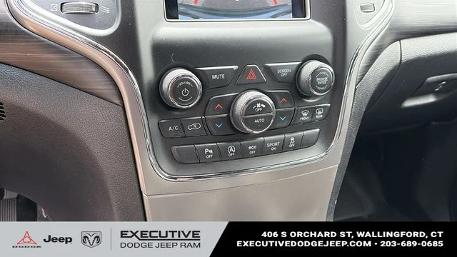 Used 2021 Silver Jeep Laredo E image 17