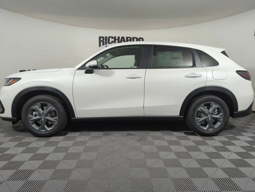 New 2027 Platinum White Pearl Honda LX image 2