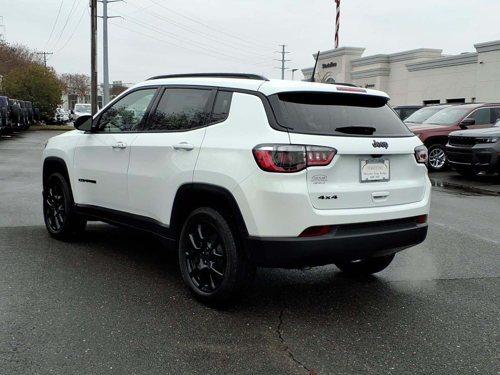 New 2026 Bright White Clearcoat Jeep Latitude Altitude image 2