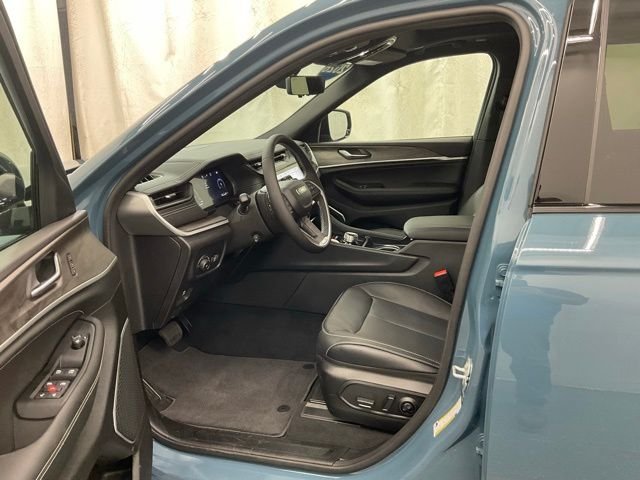 New 2026 Steel Blue Exterior Paint Jeep Limited Reserve image 8