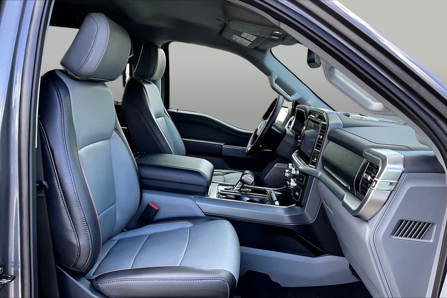 Used 2025 Carbonized Gray Metallic Ford LARIAT image 16