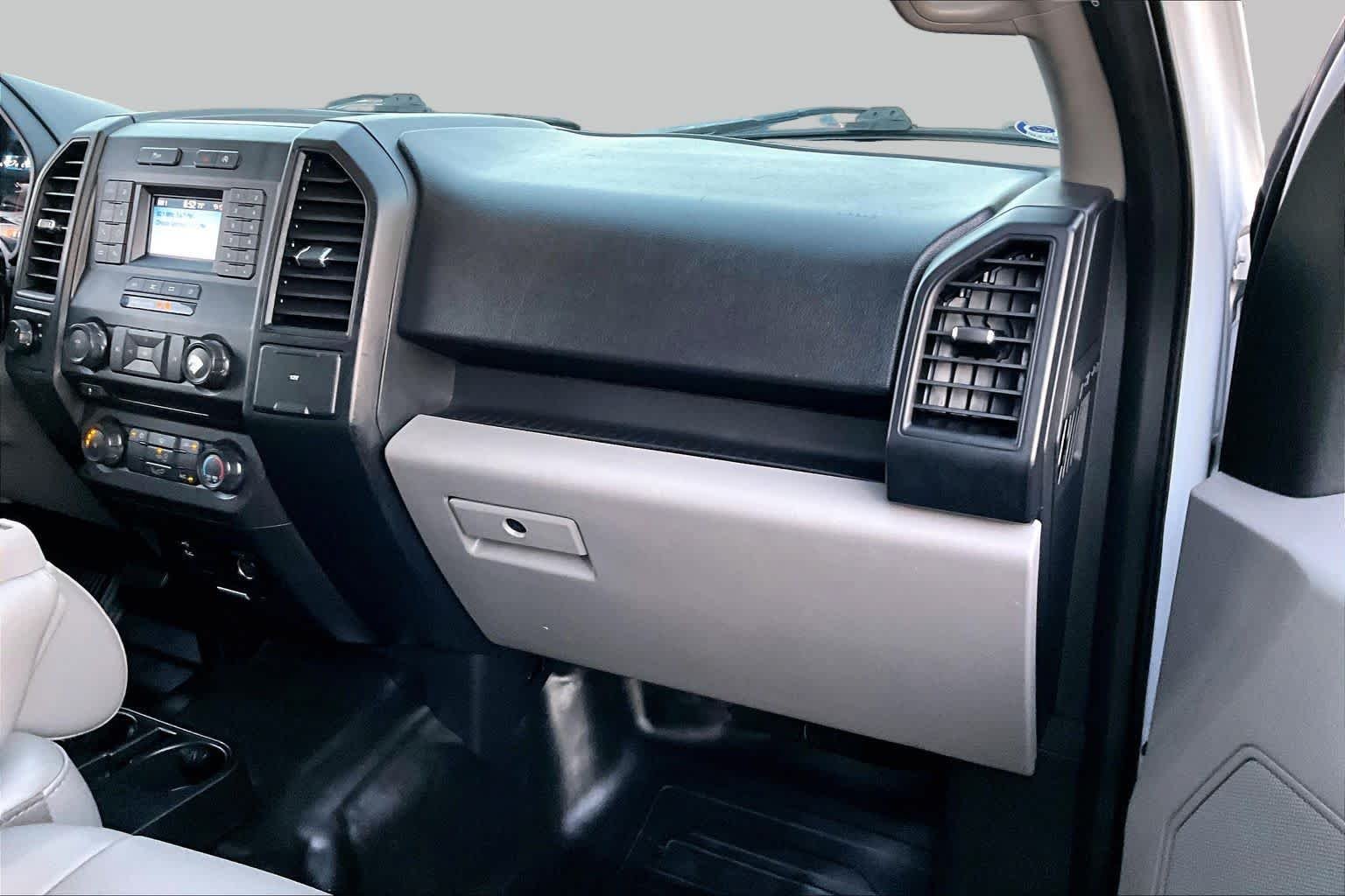 Used 2018 Oxford White Ford XL image 19