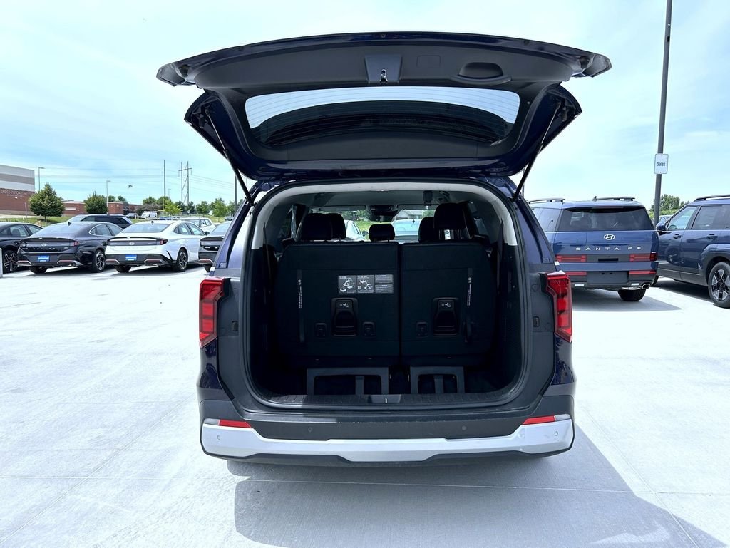 Used 2025 Blue Kia LXS image 22