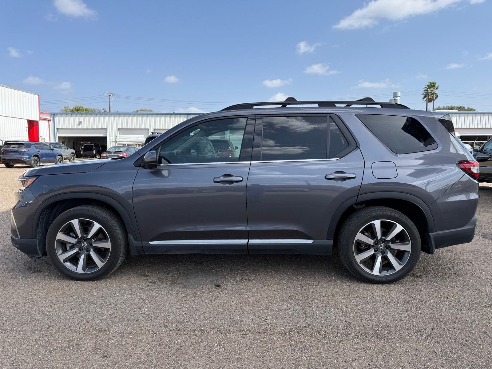 Used 2024 Gray Honda Elite image 3