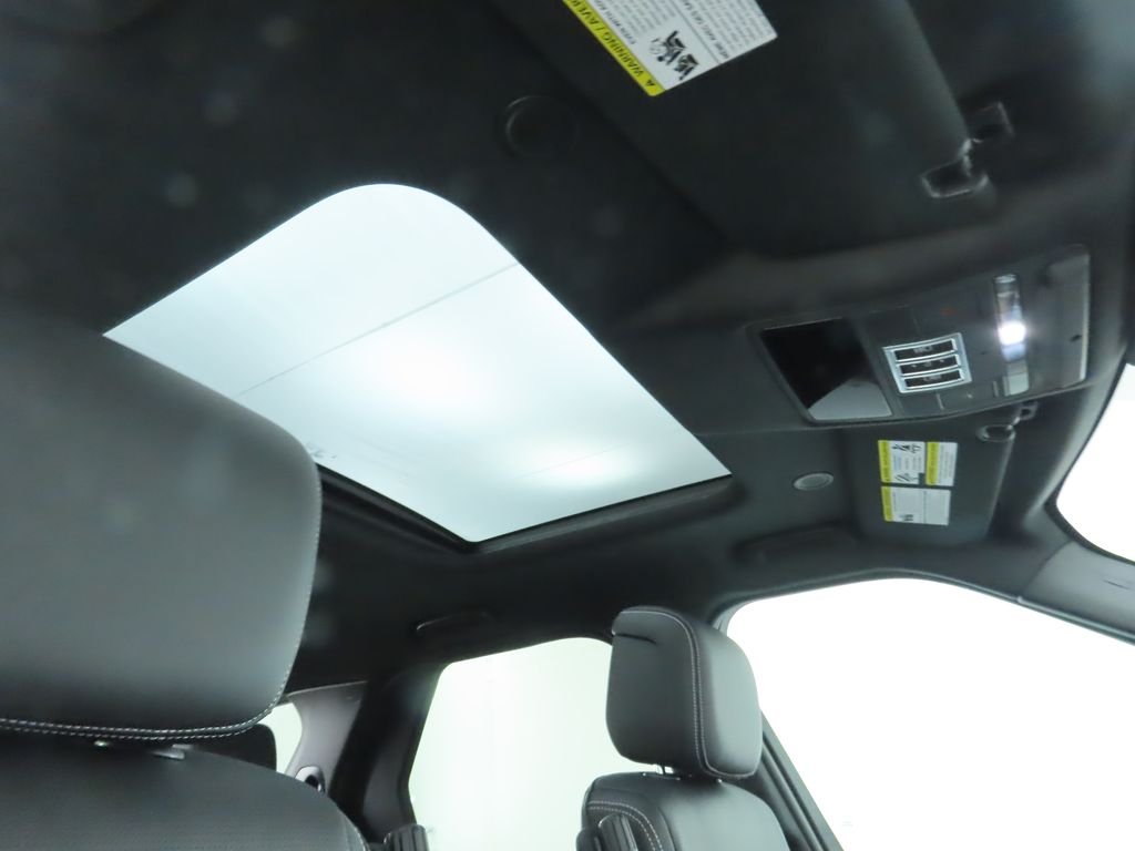 Used 2025 Fuji White Land Rover S image 19