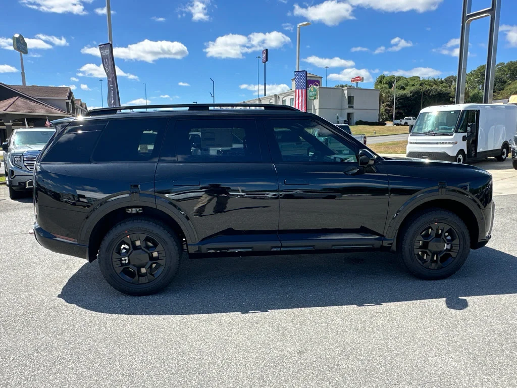 New 2027 Black Kia X-Pro SX image 8