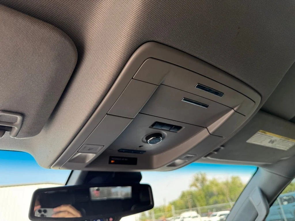 Used 2020 Summit White Chevrolet Premier image 22