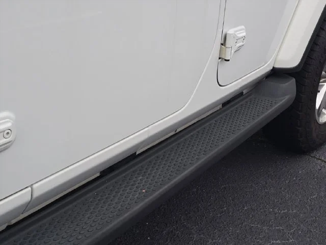 Used 2022 White Jeep Unlimited Sahara image 33