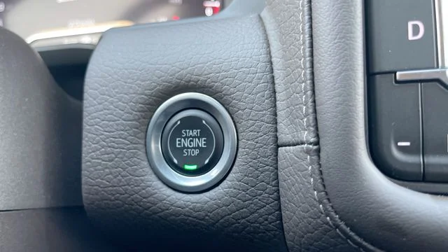 2024 GMC Yukon Denali - Photo 17