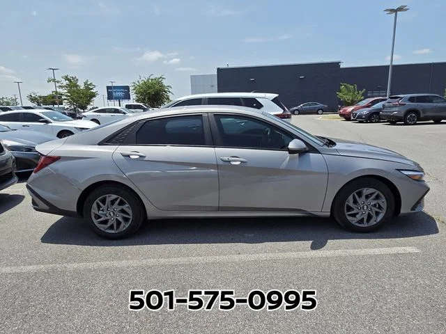 Used 2024 Silver Hyundai Blue image 5