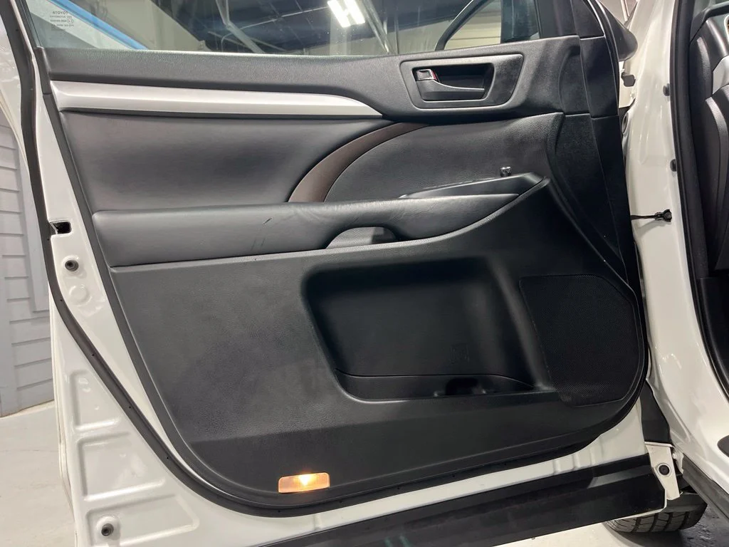 Used 2018 Blizzard Pearl Toyota LE Plus image 11