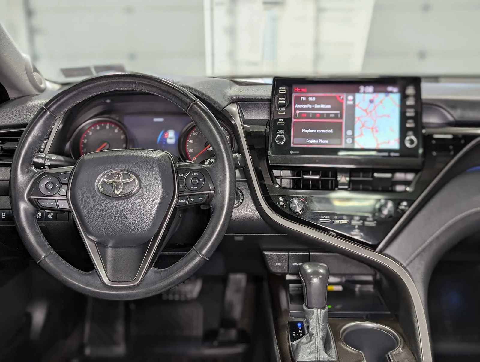 Used 2022 Midnight Black Metallic Toyota XSE image 5