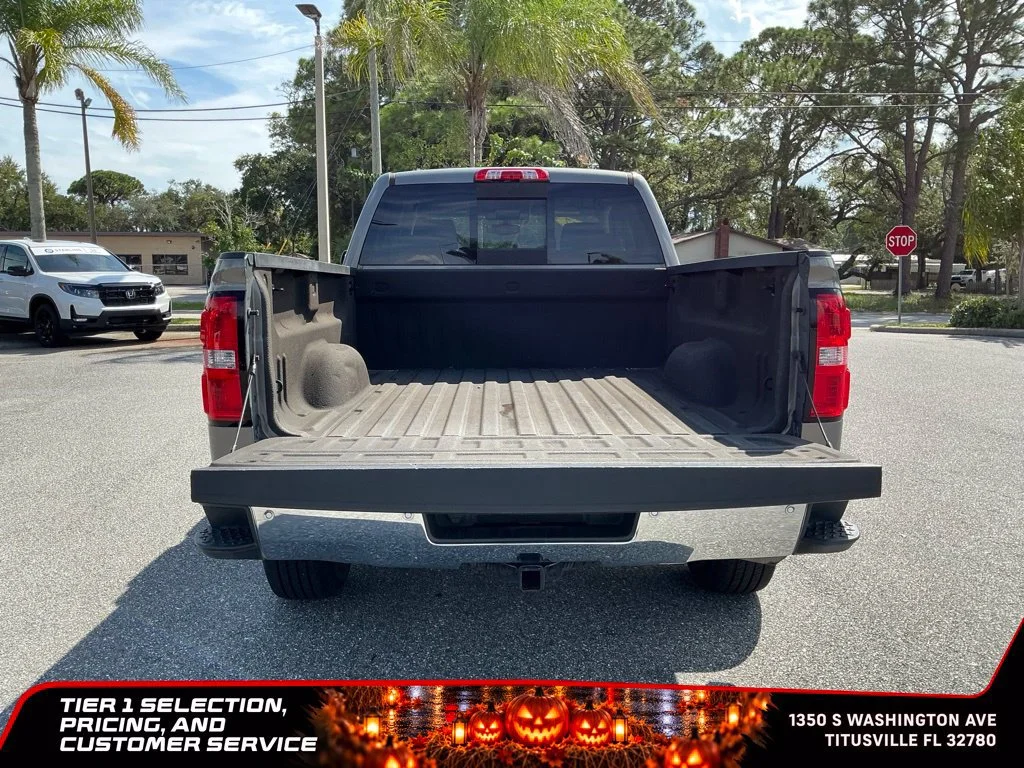 Used 2017 PEPPERDUST METALLIC GMC SLE image 19