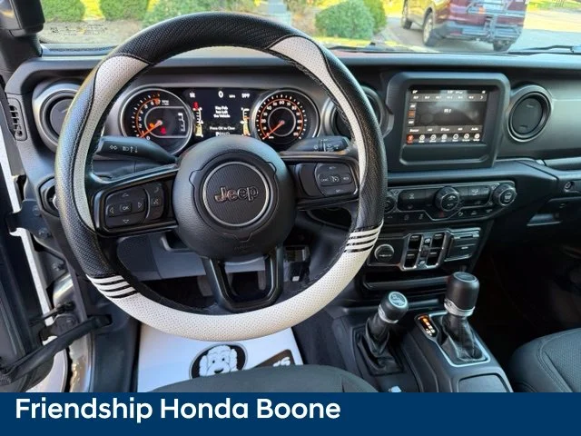 Used 2020 Gray Jeep Sport image 18