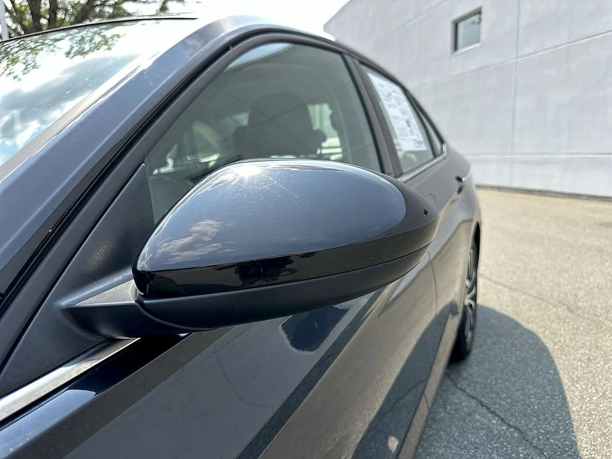 Used 2025 Black Volkswagen 1.5T SE image 10