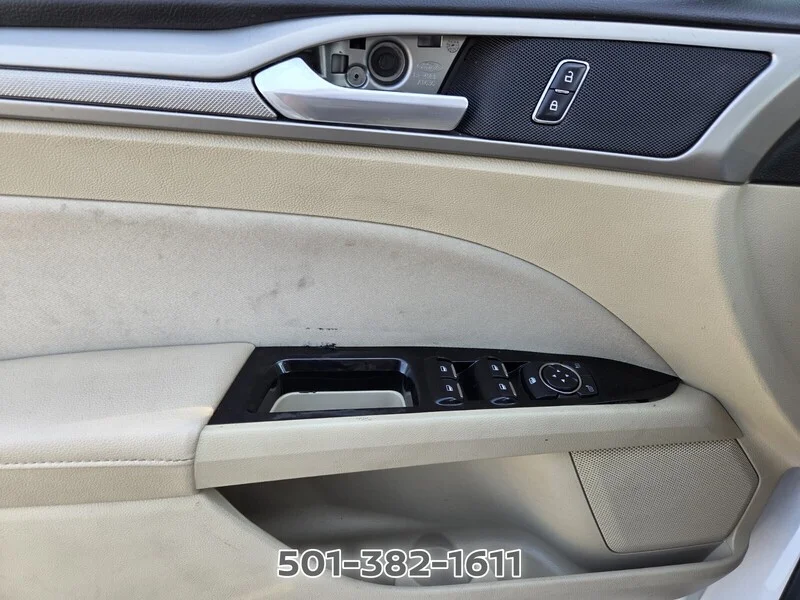 Used 2016 Oxford White FORD 4DR SDN SE FWD image 34