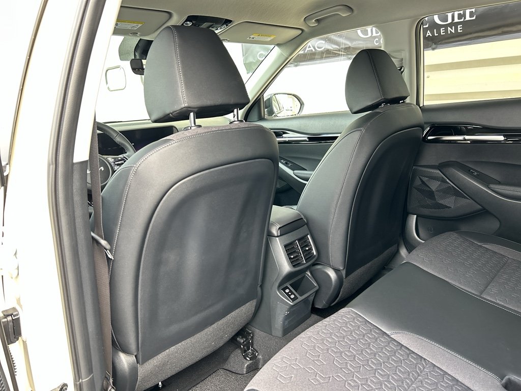 New 2026 Clear White / Black Roof Kia S image 13