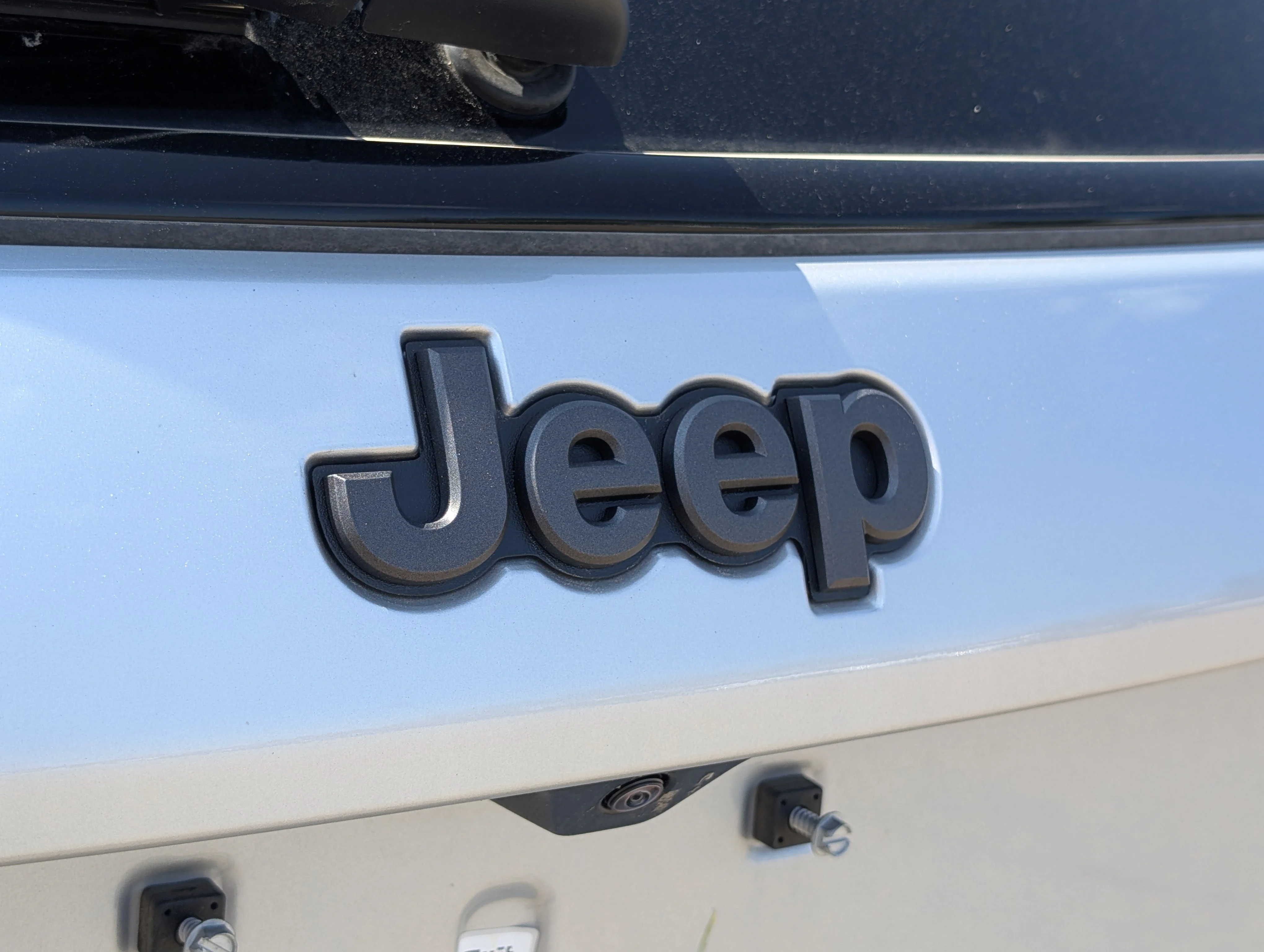 New 2026 Silver Zynith Metallic Jeep North image 14