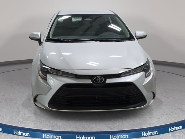 Used 2023 Silver Toyota LE image 3