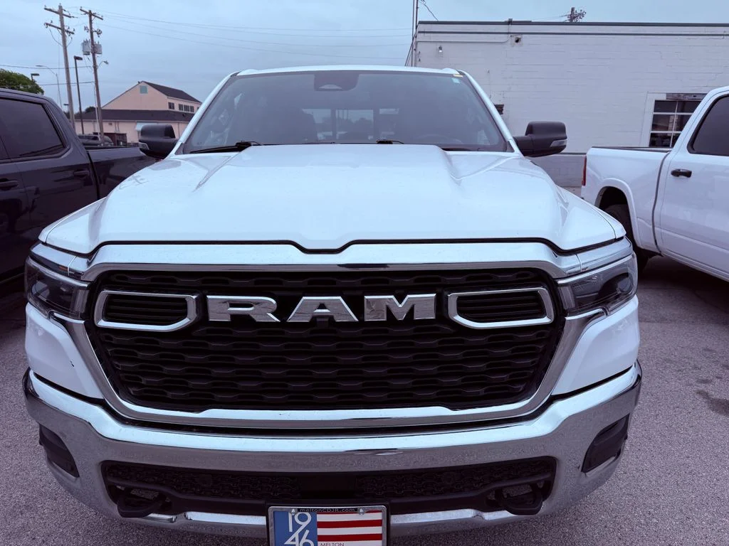 Used 2025 White Ram Big Horn/Lone Star image 6