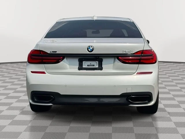 Used 2019 White BMW 750i xDrive image 7