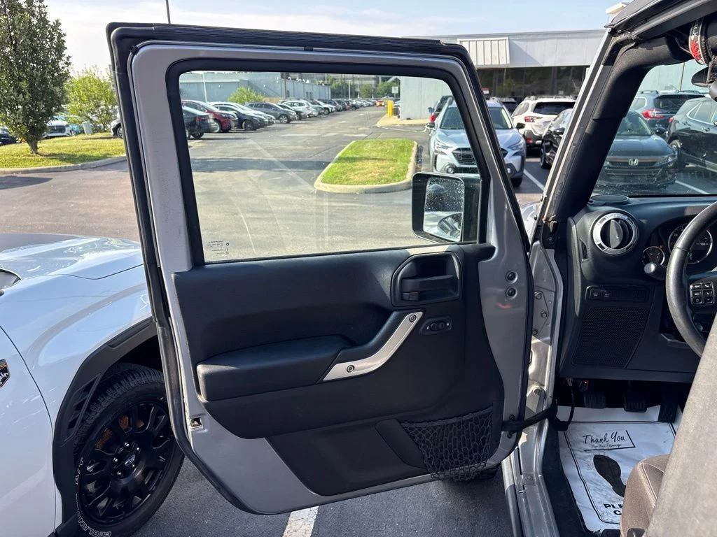 Used 2015 Silver Jeep Rubicon image 15