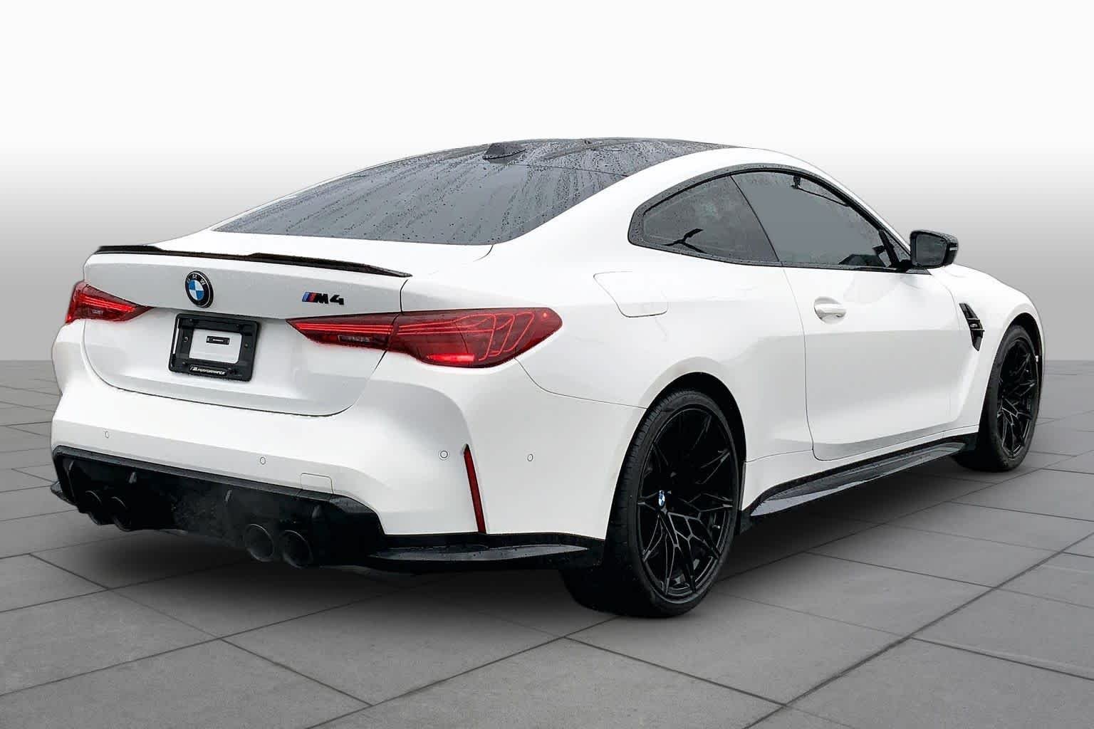 Used 2025 Alpine White BMW  image 13