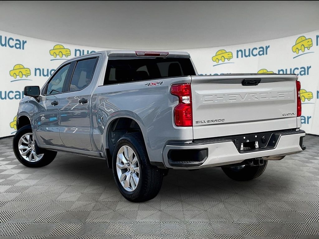 Used 2024 Gray Chevrolet Custom image 4