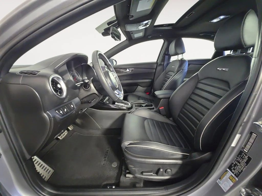 Used 2023 Gray Kia GT-Line image 9