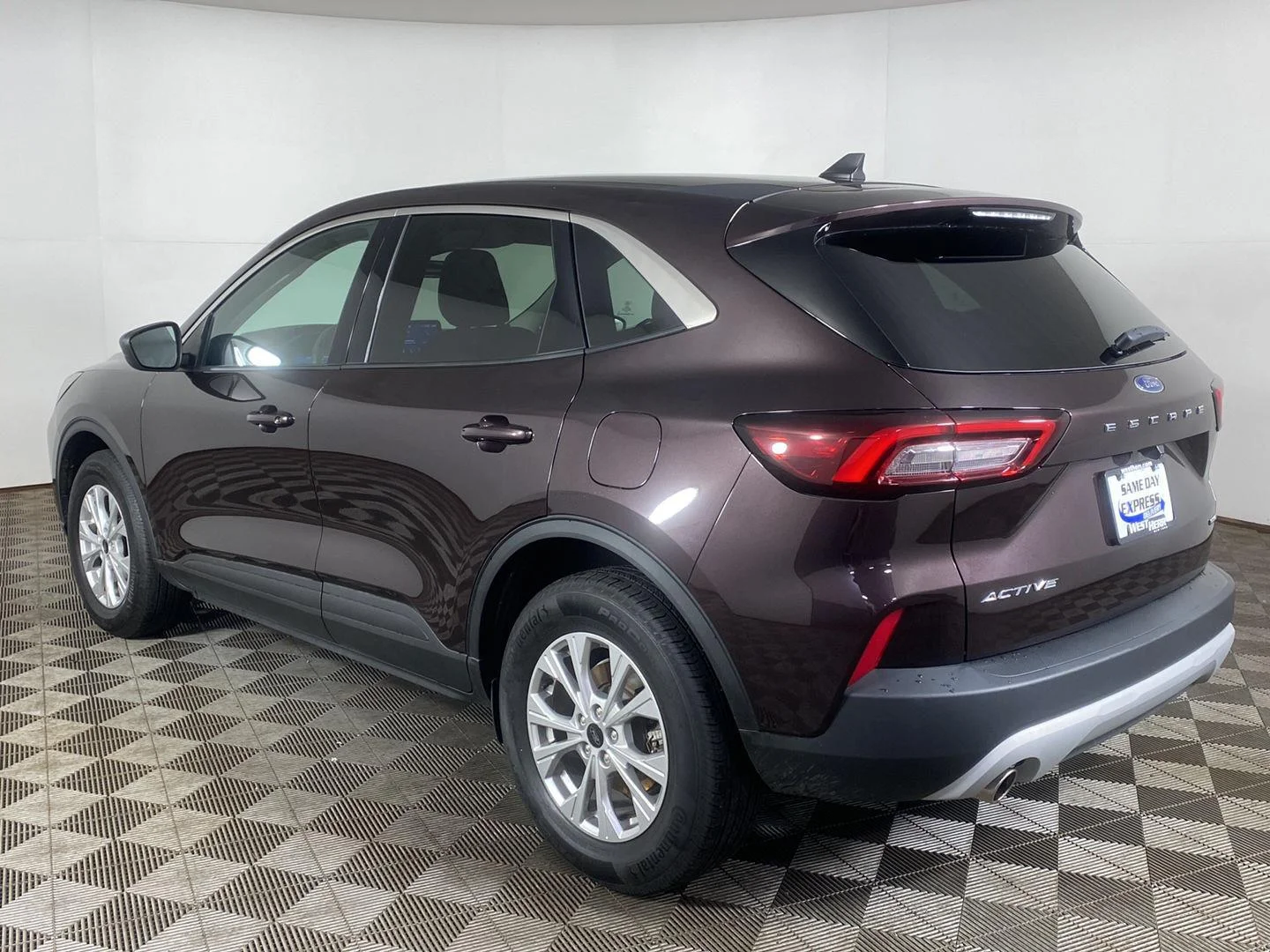 Used 2023 Cinnabar Red Ford Active image 28