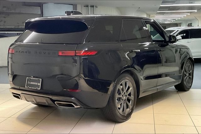 Used 2024 Black Land Rover SE image 10