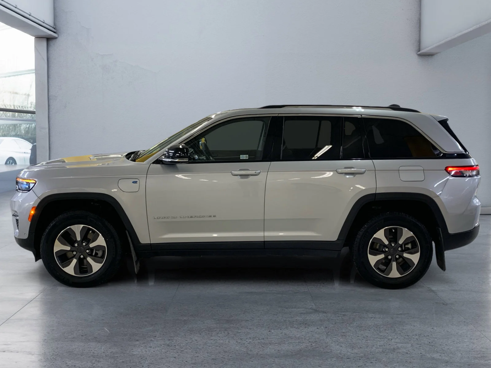 New 2023 Silver Zynith Jeep  image 2