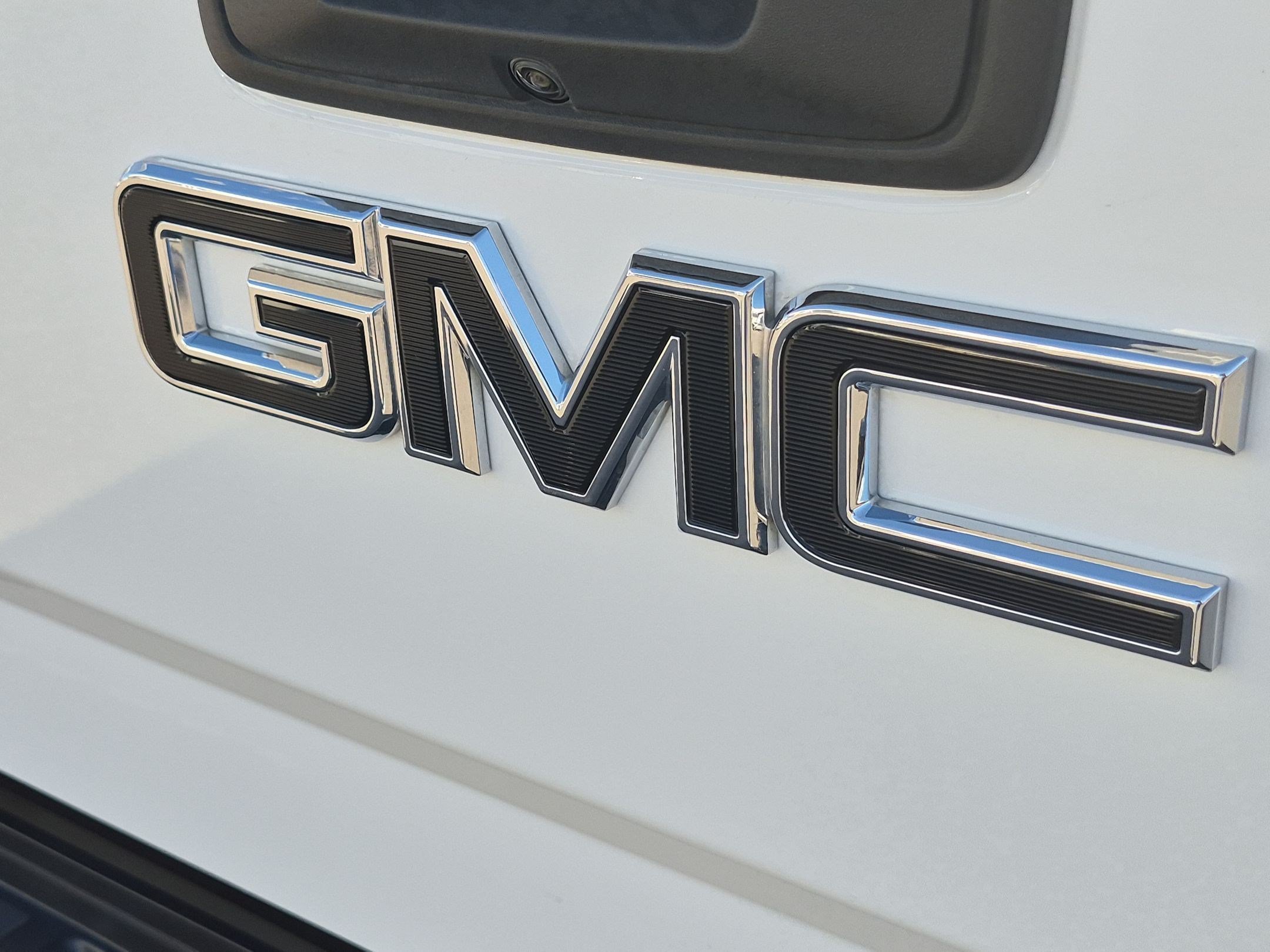 Used 2018 White GMC SLT image 13
