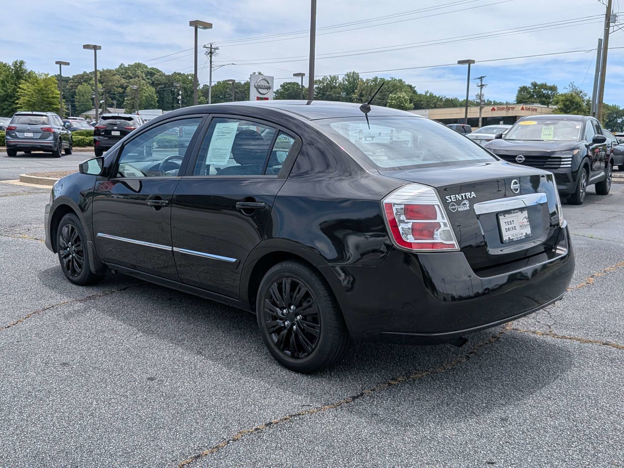 Used 2010 Black Nissan 2.0 S image 5