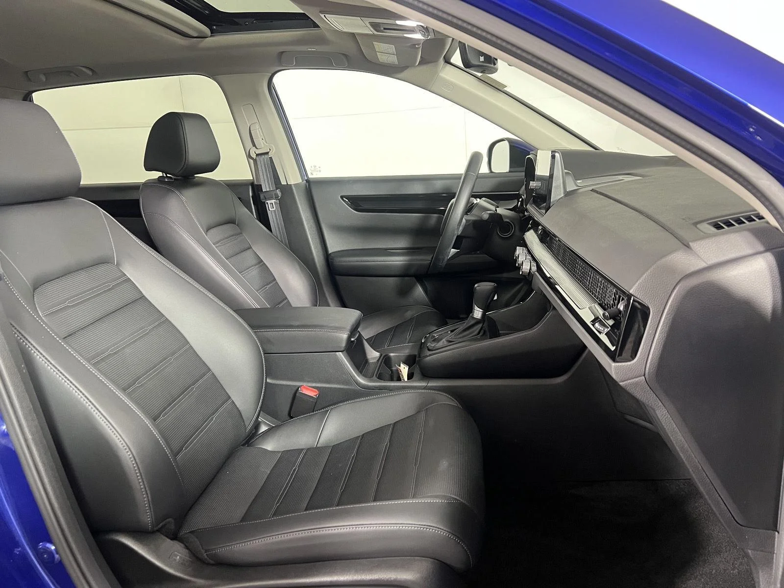 Used 2024 Still Night Pearl Honda EX-L image 25