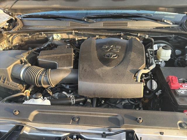 Certified Used 2021 SILVER SKY METALLIC Toyota  image 33