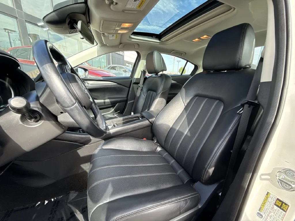 Used 2018 White Mazda Touring image 11