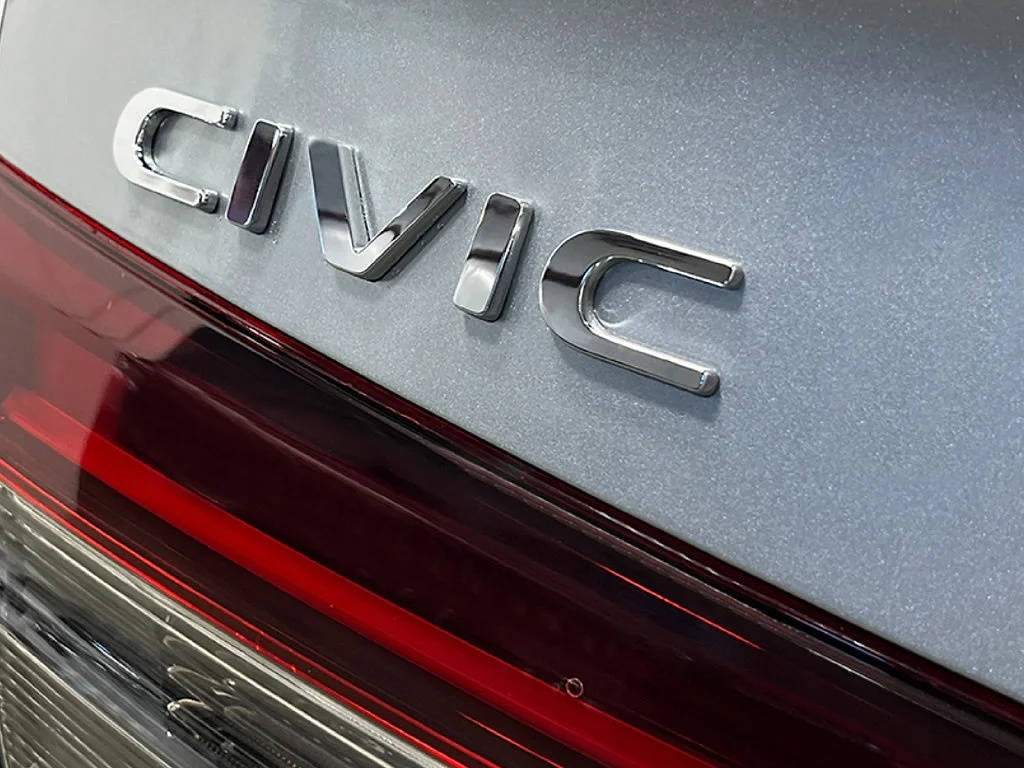 New 2026 Solar Silver Metallic Honda LX image 6